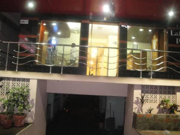 Oyo Hotel Lakshmi Paradise Вишакхапатнам Экстерьер фото